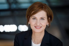 Porträt von Bettina Stark-Watzinger, Bundesministerin für Bildung und Forschung
