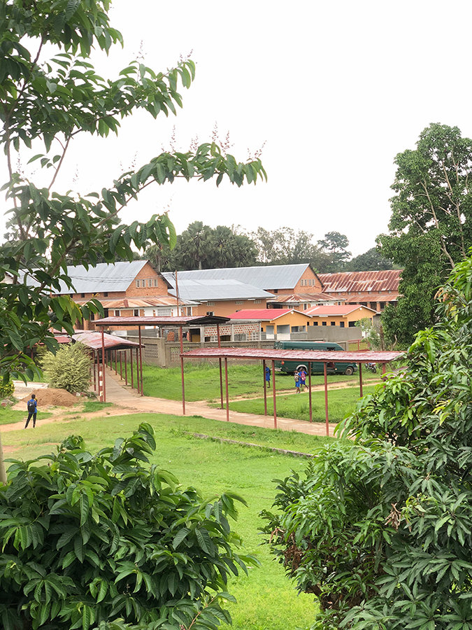 Überblick über die Gebäude des Krankenhauses Kisantu in der Demokratischen Republik Kongo