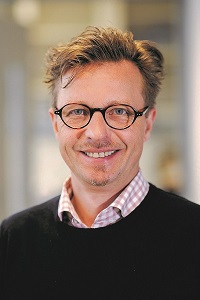 Portrait Professor Dr. Dr. Jürgen Becker