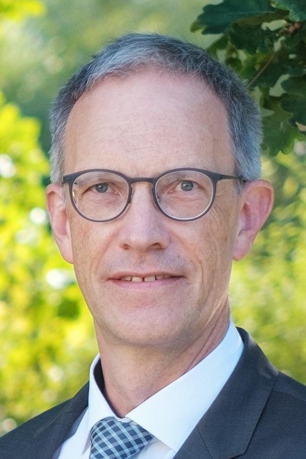 Portrait Professor Dr. Hans-Georg Dederer