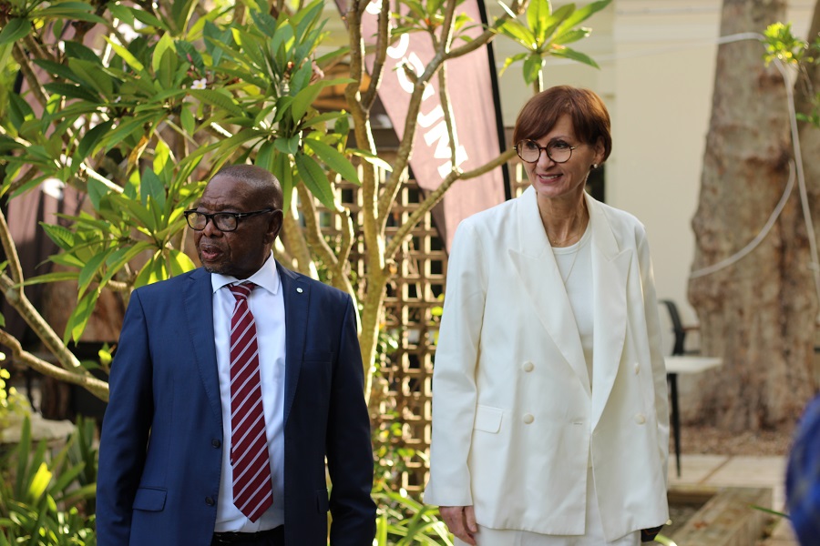Ministerin Stark-Watzinger mit Minister Dr. Nzimande 
