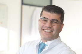 Prof. Dr. Tamam Bakchoul, Ärztlicher Direktor des Instituts für Klinische und Experimentelle Transfusionsmedizin (IKET) am Universitätsklinikum Tübingen