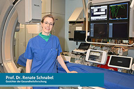 Porträtaufnahme von Prof. Dr. Renate Schnabel in der Klinik.