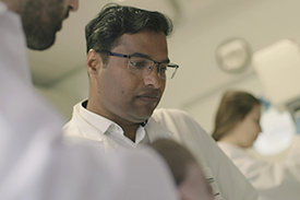 Porträt von Dr. Rajkumar Savai, wissenschaftlicher Koordinator des Krankheitsbereichs Lungenkrebs im DZL 