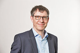 Dr. Andreas Schepky 