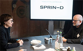 Bundesministerin Bettina Stark-Watzinger im Gespräch mit Rafael Laguna de la Vera, Gründungsdirektor der Bundesagentur für Sprunginnovation.