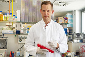 Prof. Hendrik Streeck, Direktor des Instituts für Virologie am UKB