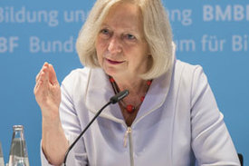 Bundesforschungsministerin Johanna Wanka in der Pressekonferenz.